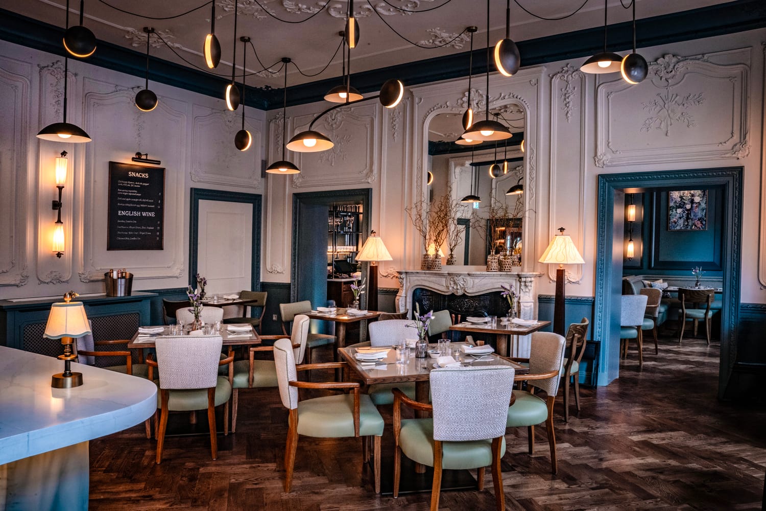 Luxury table setting at Willet's Cadogan restaurant