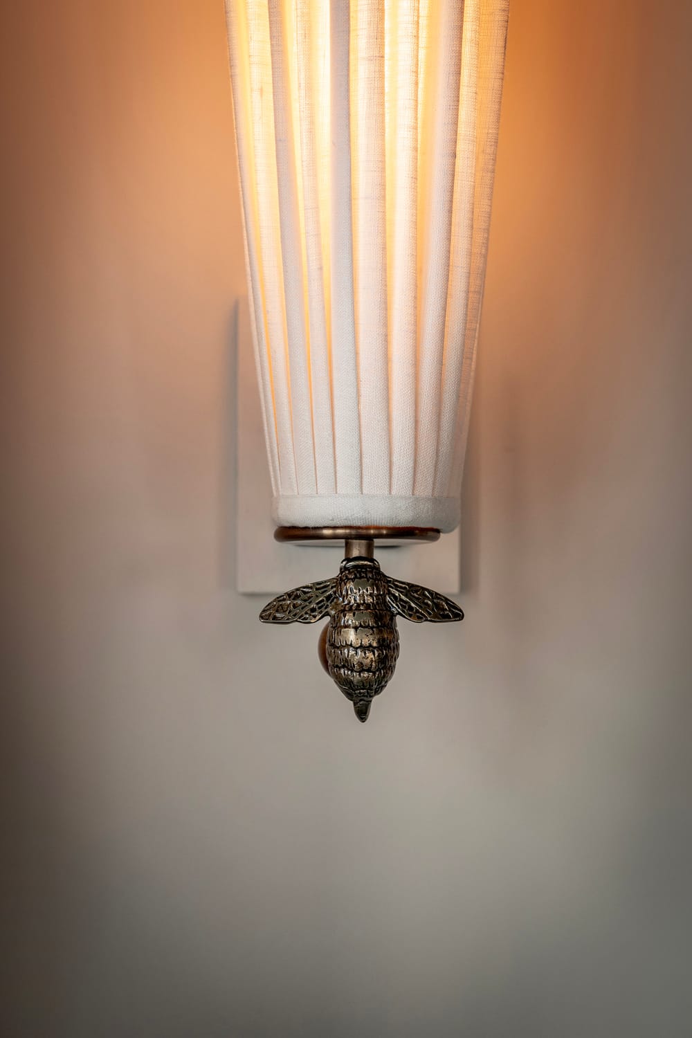 Decorative lighting within Willet's Cadogan restaurant interior